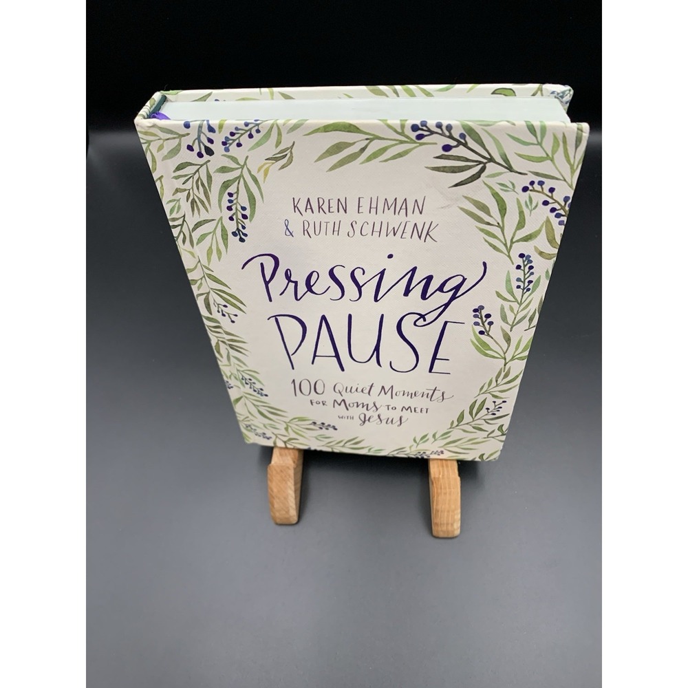 Pressing Pause : 100 Quiet Moments for Moms to Meet with Jesus by Ruth...